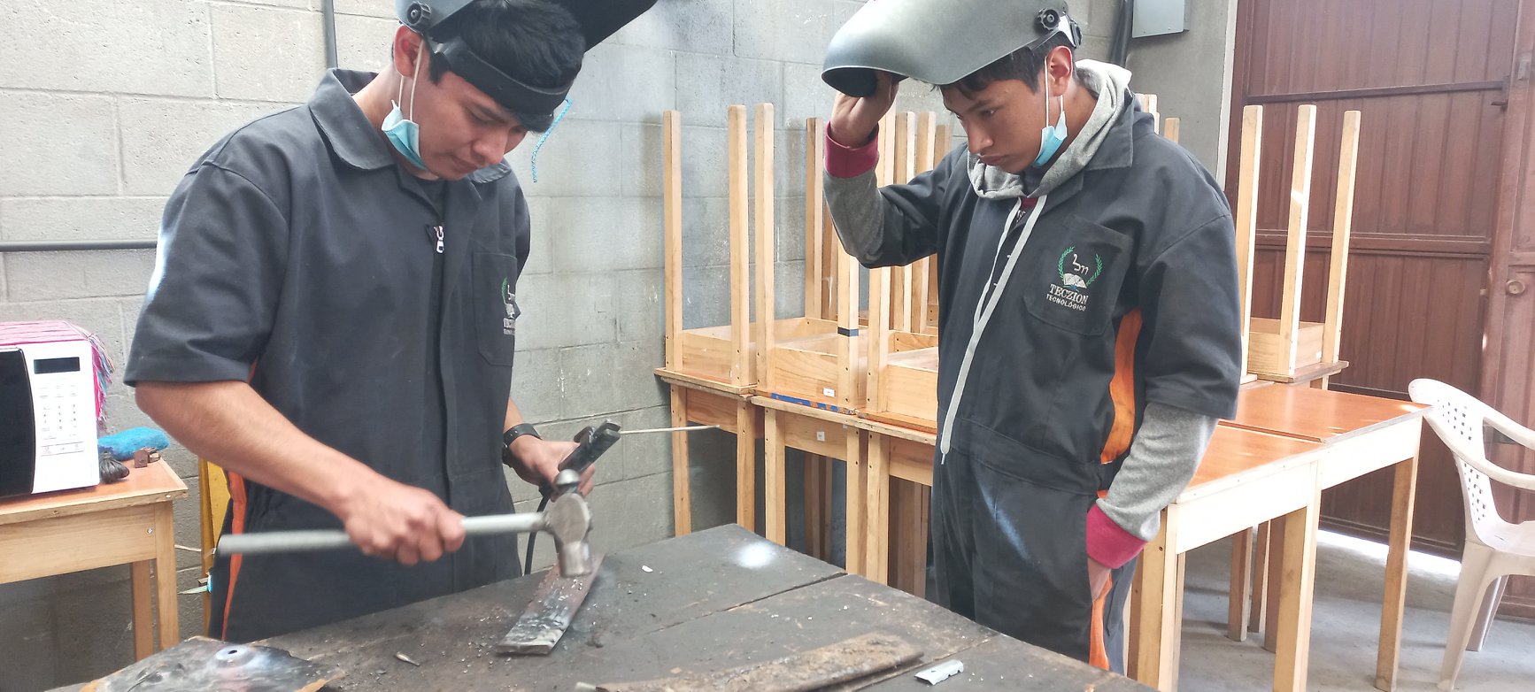 Estudiantes en actividad de formacion comunitaria
